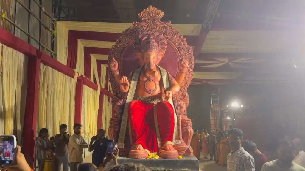 Dabolimcha Raja Arrives in Grand Procession, New Pandal Set Up Under Dabolim Flyover