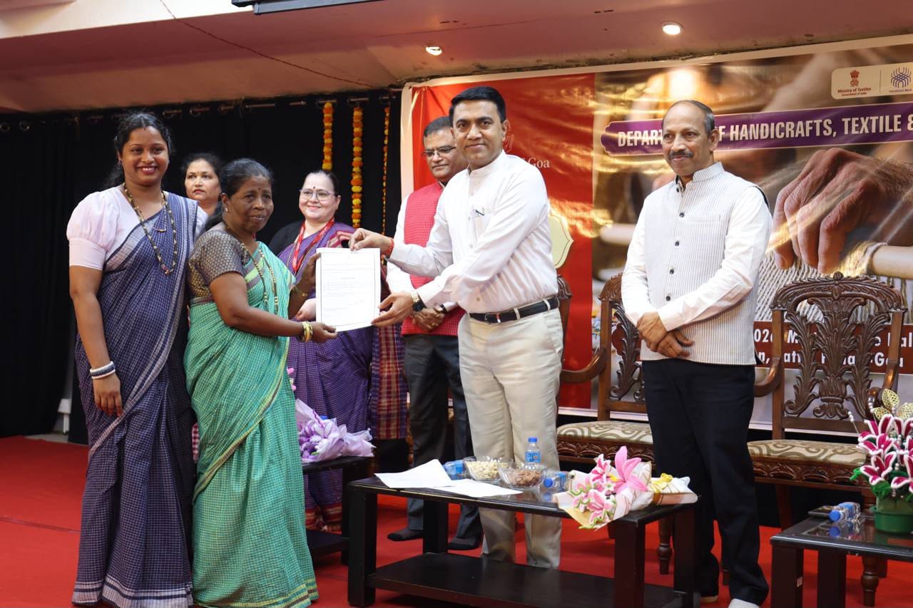 Goa Govt Promises Market Support for Handloom Weavers, Highlights Kunbi Saree