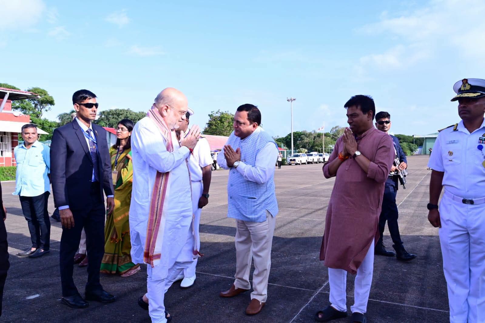 Mauvin Godinho Bids Farewell to Amit Shah at INS Hansa
