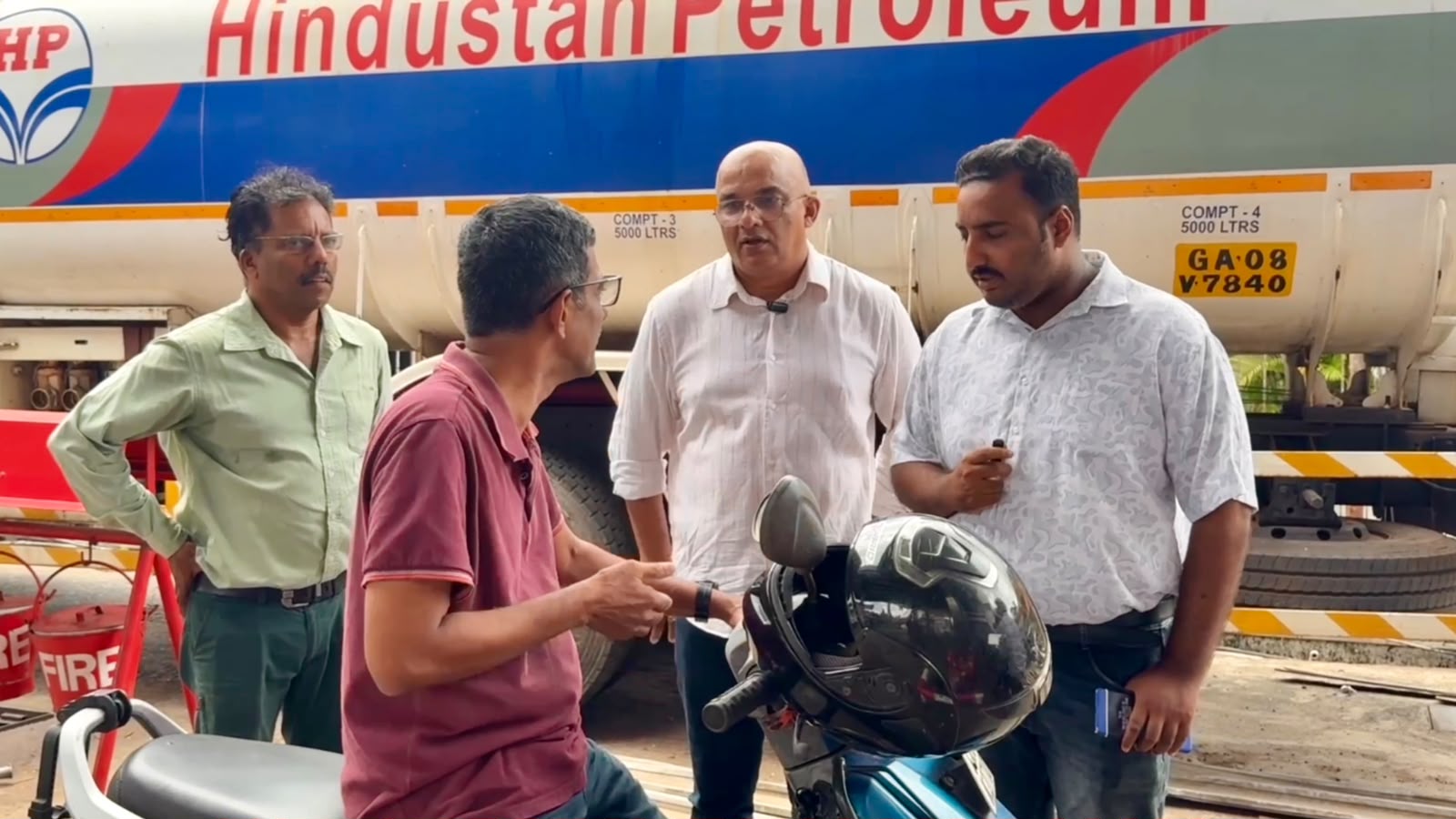 *AAP Leaders Visit Petrol Pumps and Garages Across Goa to Hear Complaints of Vehicle Owners Over E20 Petrol; Appeal to People to Sign Letter to PM Through StopE20Petrol.com*