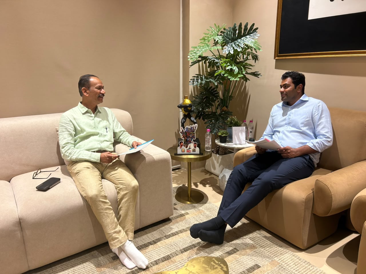 Chodankar Meets Tamil Nadu PWD Minister Aadhav Arjuna to Pursue Goa House at Velankanni