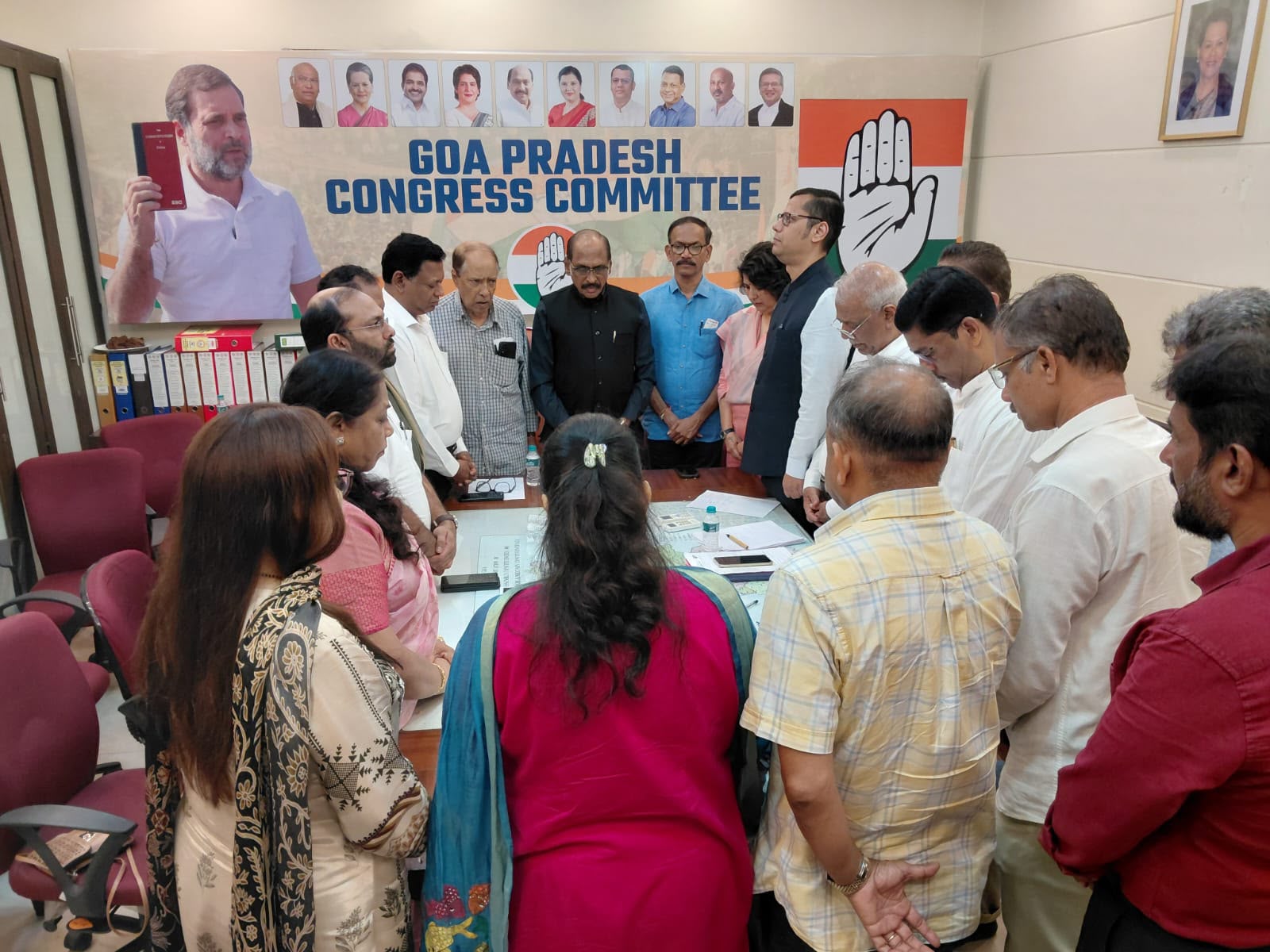 DELHI BUILDING COLLAPSE: GOA CONGRESS PAC PAYS TRIBUTE TO VICTIMS*