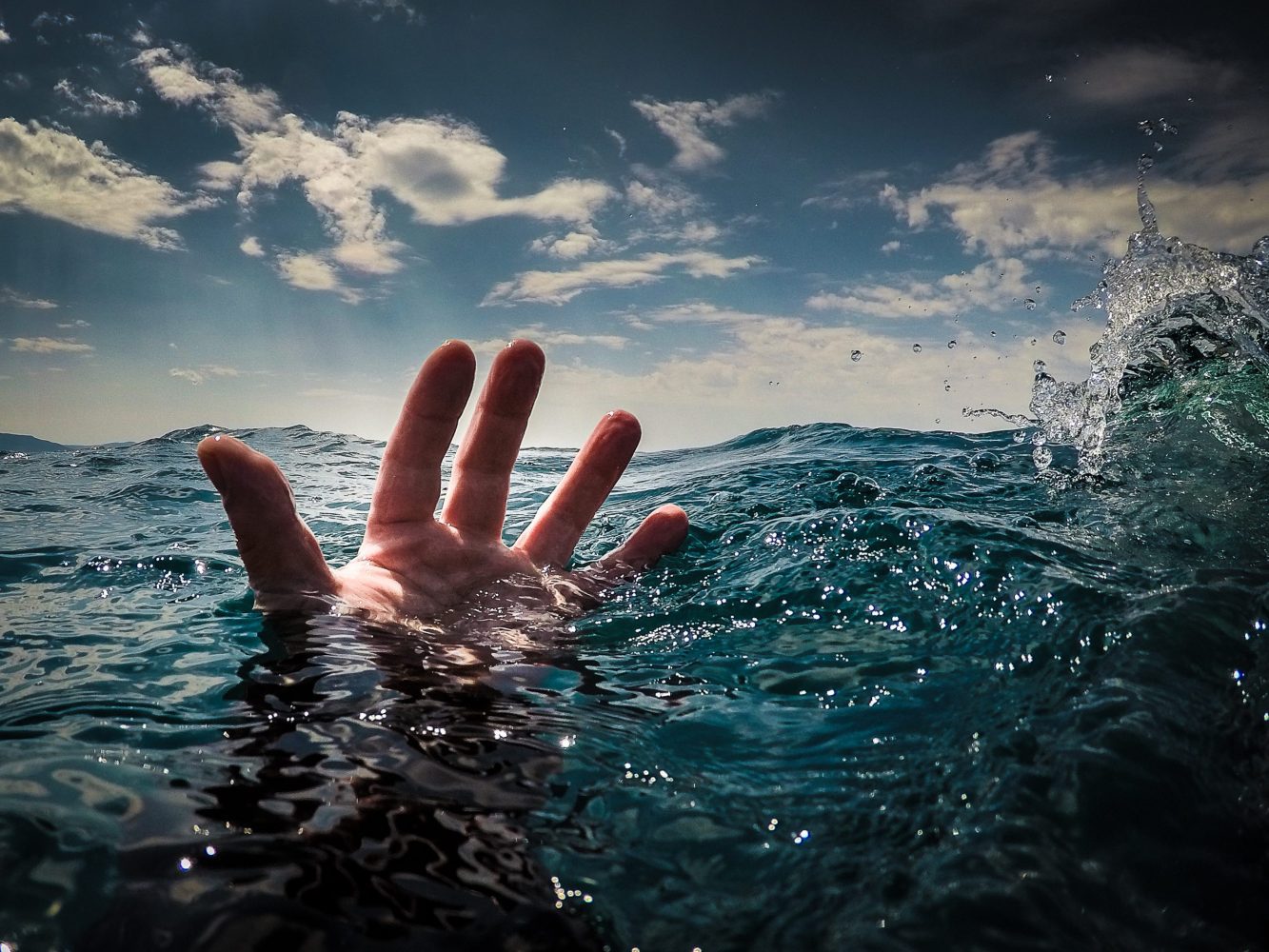 Quick Action Saves 4 Russians from Drowning at Mandrem Beach.