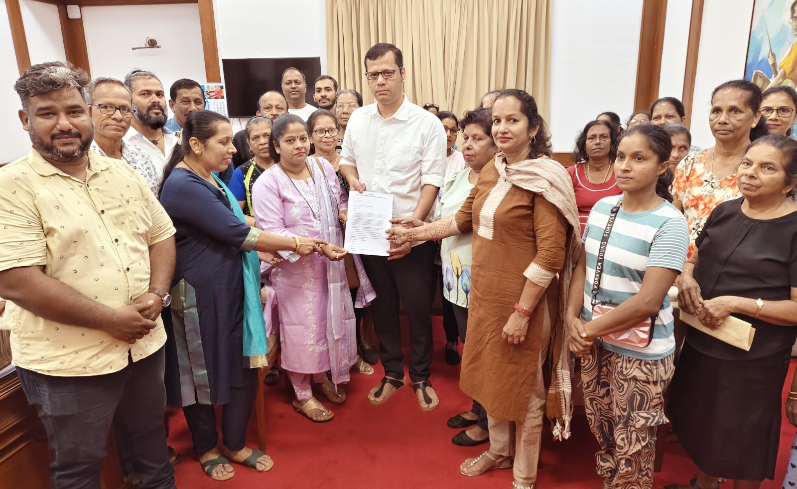 *LoP Alemao assures Neura, Mandur residents to raise railway station issue*
