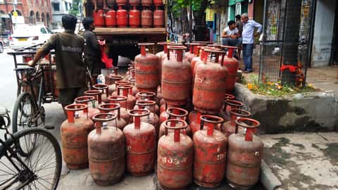 LPG Cylinder Prices Hiked by Rs 50; PMUY Cylinder Now Costs Rs 550