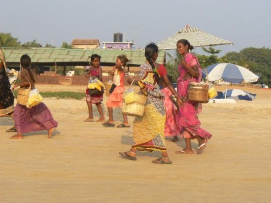 Goa Police Intensifies Action Against Hawkers, Beggars, and Touts.