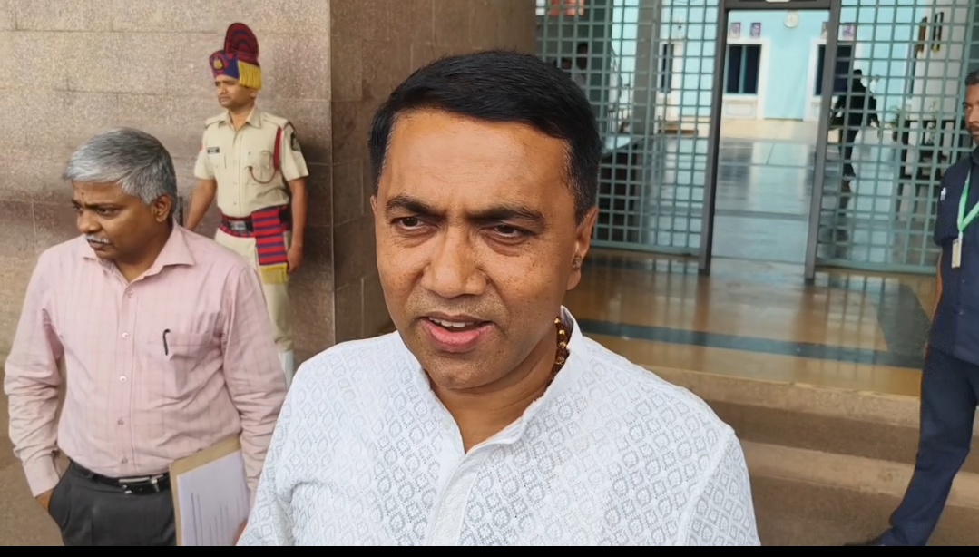 CM holds meeting with CS, secretaries to review implementation of govt schemes, budget.