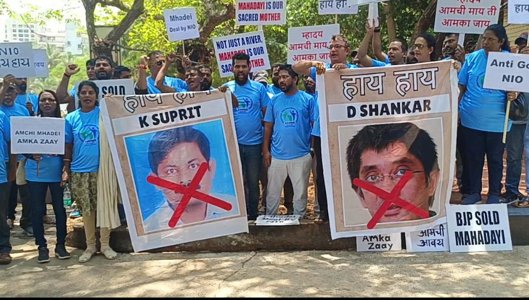 RG Protest Outside NIO in Dona Paula Over Mhadei Research Report.