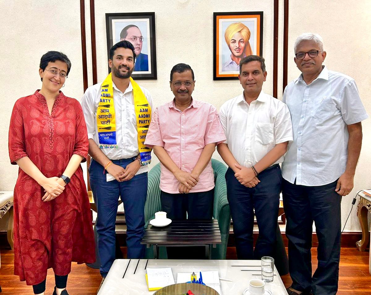 Impressed by Arvind Kejriwal’s alternative politics, ‘Revolutionary Goans Party’ founding member Srikrishna Parab joins AAP