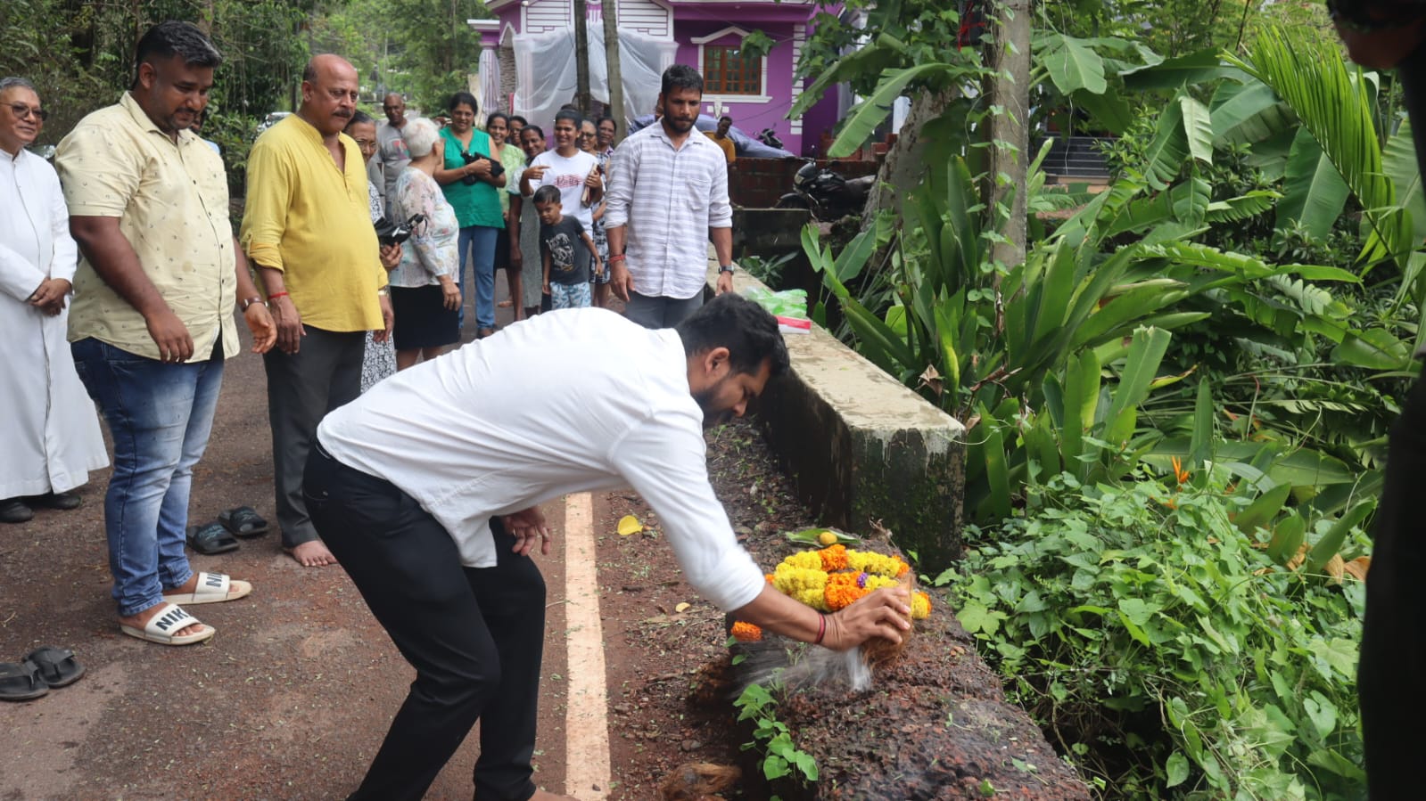 RGP MLA Viresh Borkar Lays Foundation Stone for Retaining Wall in NeuraNeura, St. Andre |