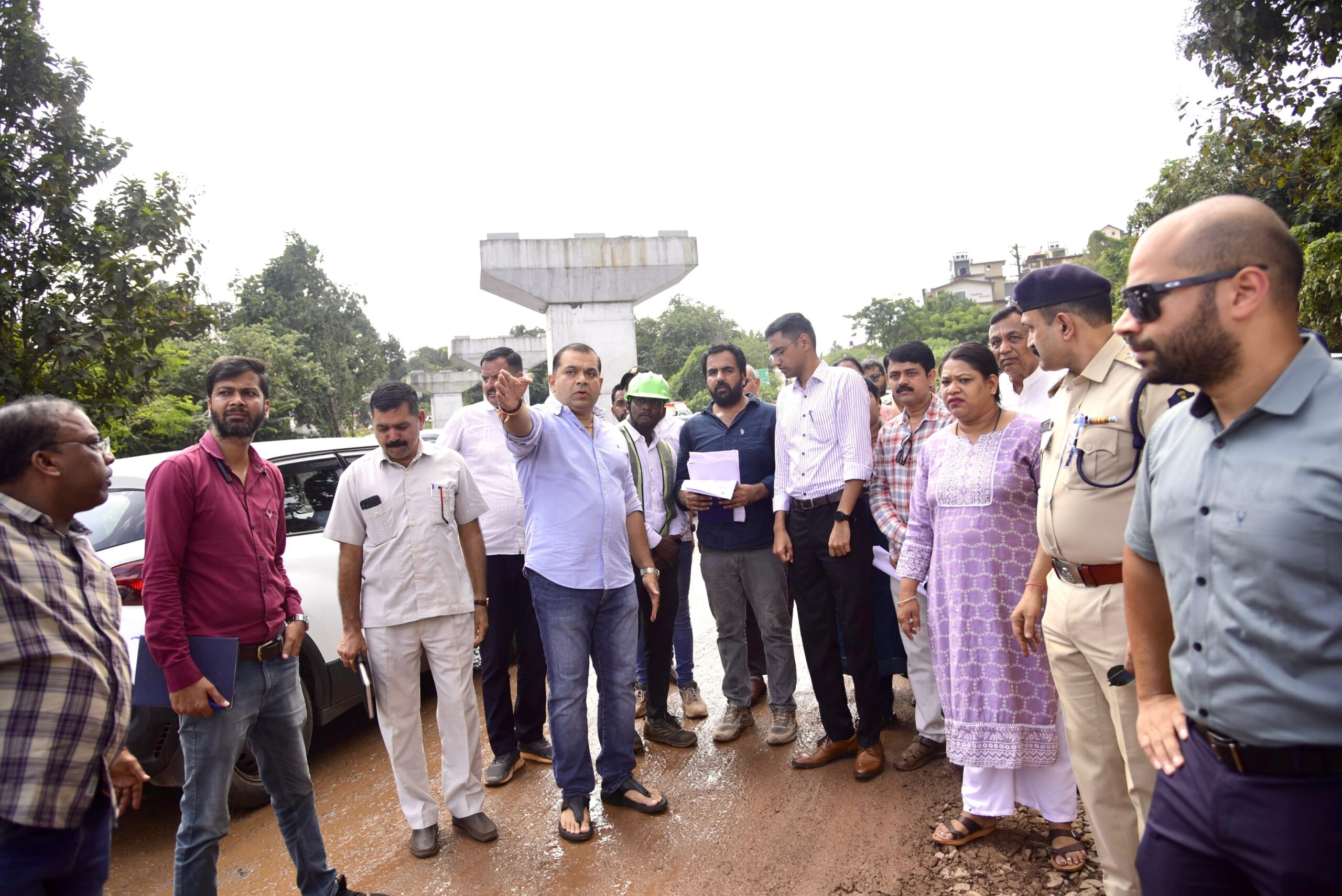 Minister Khaunte Reviews Six-Lane Corridor Works, Ensures Minimal Traffic Disruption
