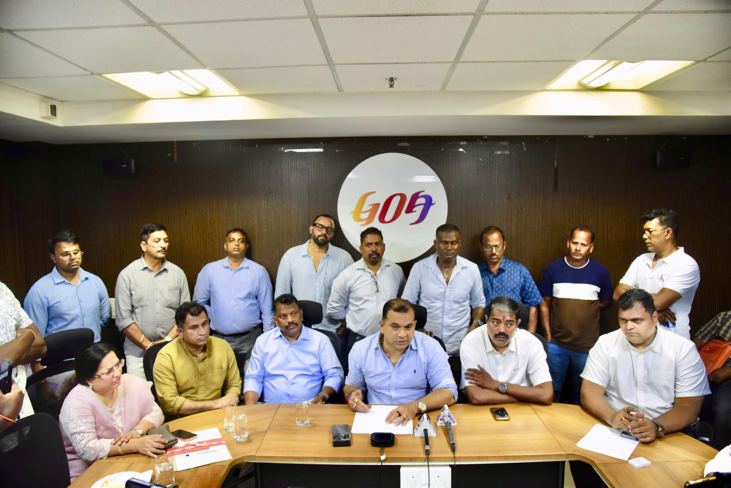 Tourism Minister Shri Rohan Khaunte chairs meeting to streamline watersports operations across Goa