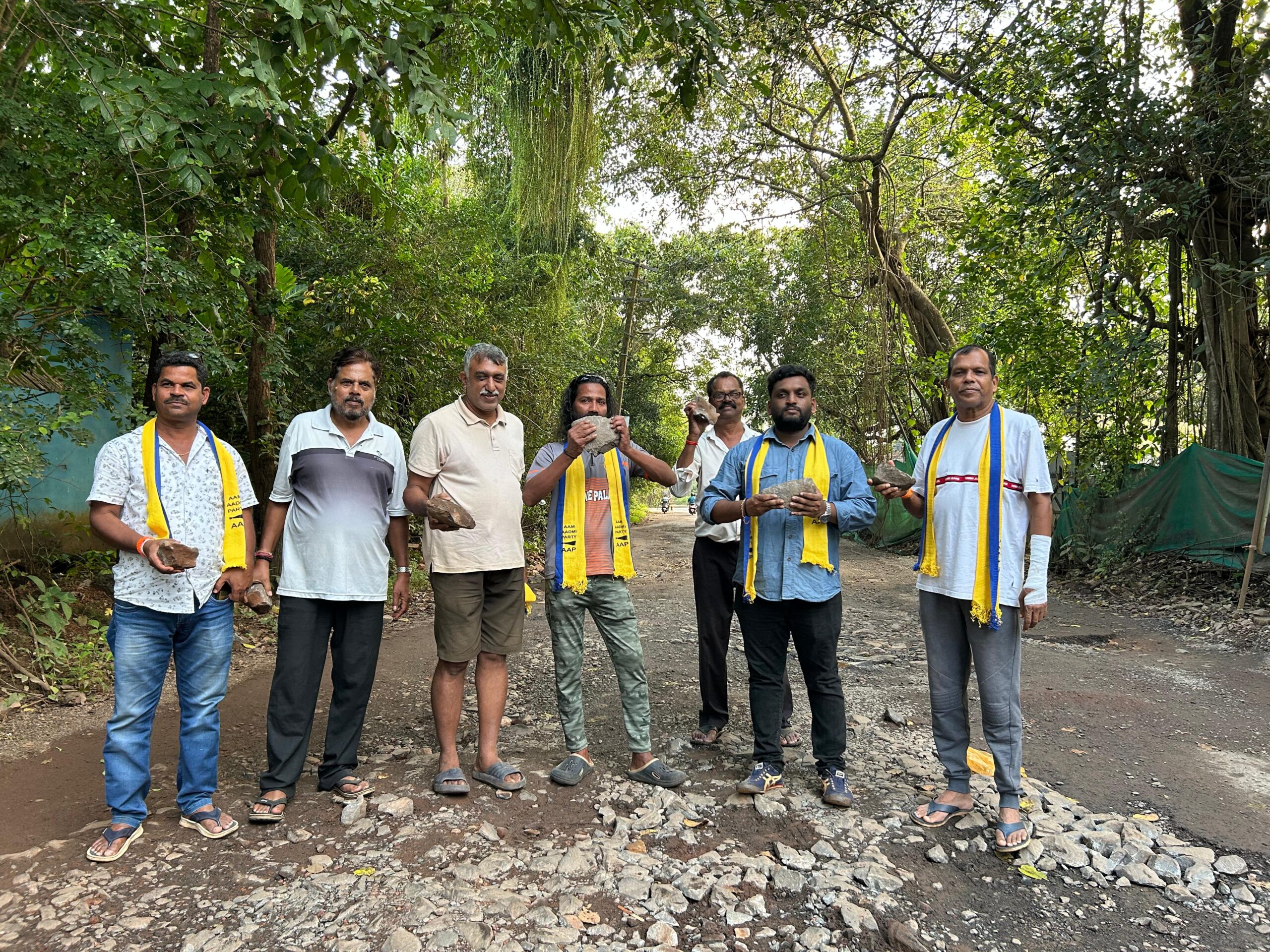 AAP Slams BJP For Failing To Repair Roads Across Goa, CM's 15-Day Promise Exposed as Hollow