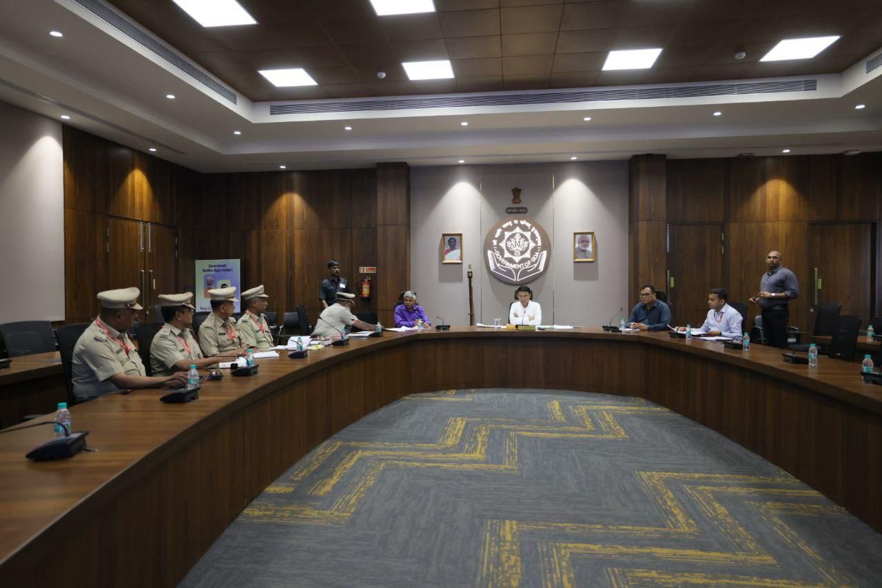 Goa CM reviews Fire & Emergency Services, Stresses Safety & Faster NOCs.