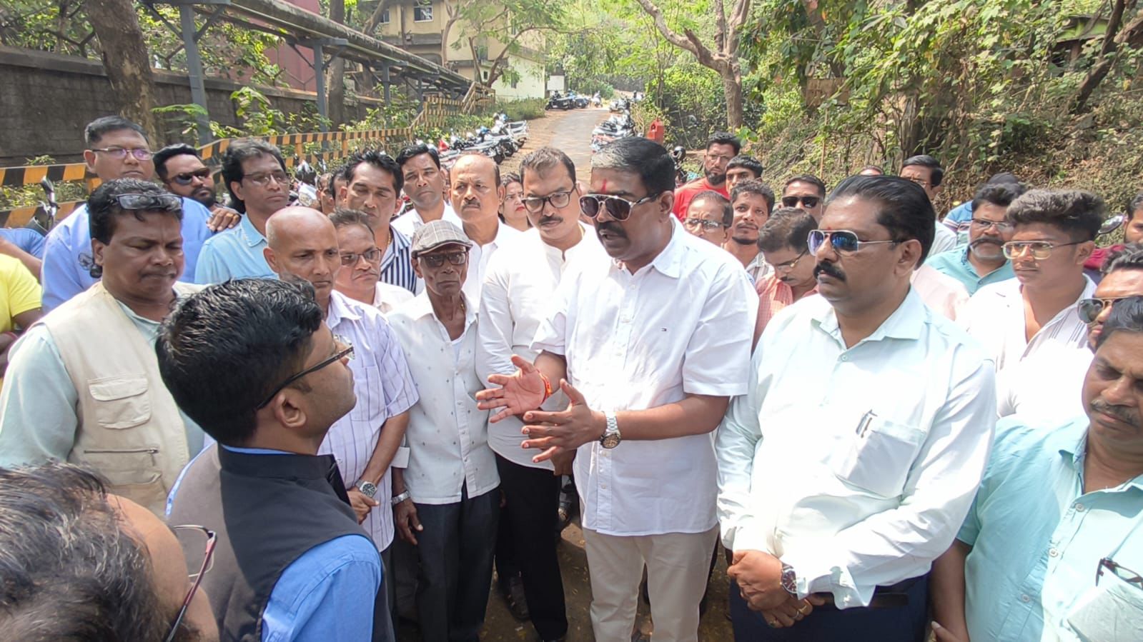 MLA Sankalp seeks written assurance from Adani over coal-related foul smell.