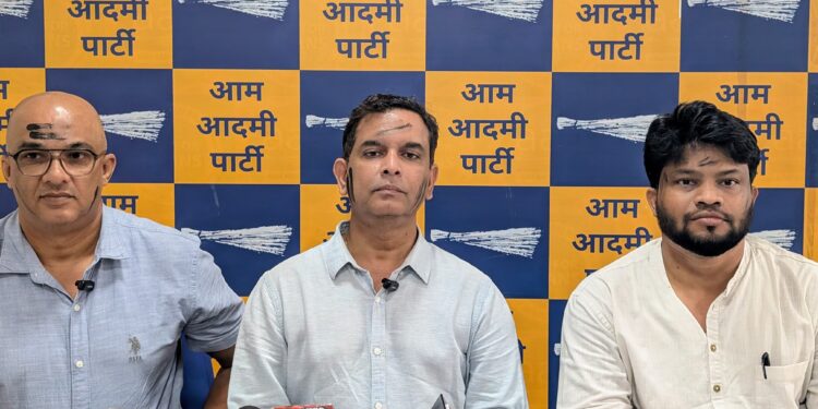 AAP Goa Slams BJP Over Double Tracking: “Coal Will Destroy Goa’s Future”**Parrikar’s Legacy Wiped Off by Sawant Govt – Amit Palekar Slams BJP Over Coal Double Tracking Project**AAP Goa’s Sandesh Telekar Dessai Says Goans Will Suffocate Under Coal Dust*