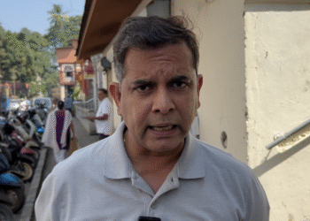 AAP challenges Sudin Dhavalikar to himself swear before Goddess that he never took bribes.