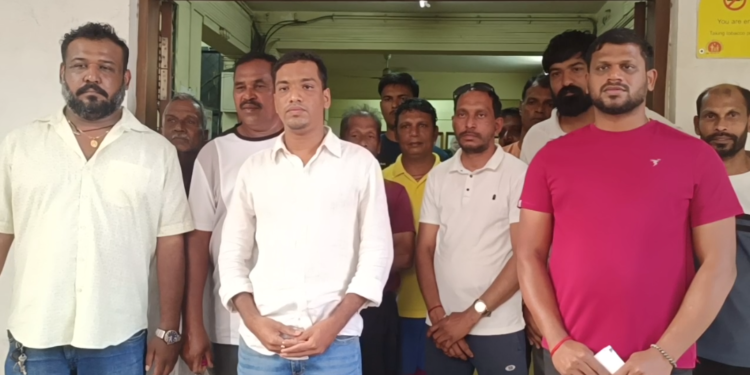 Citizens protest against proposed Deltin casino on Mandovi river.