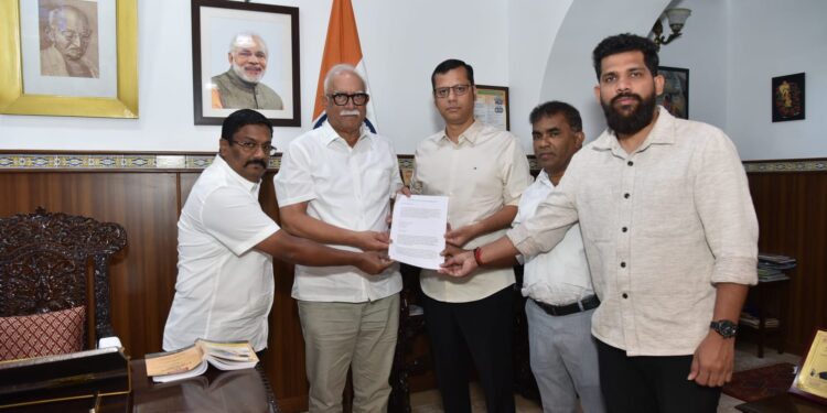 Opposition MLAs demand dismissal of Council of Ministers