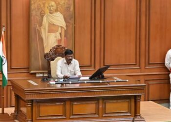 Probe ordered into Mirabag Bandara protest in Assembly gallery.