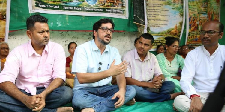 AAP’s Valmiki lashes out at BJP over Karapur mega project, calling it “senseless fantasy” questioning plans to “destroy mountains to build a beach”