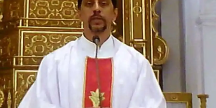 Fr. Bolmax Pereira Suffers Health Scare At Vasco Railway Station.